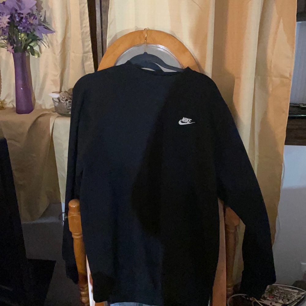 Black Nike men’s large pullover sweatshirt